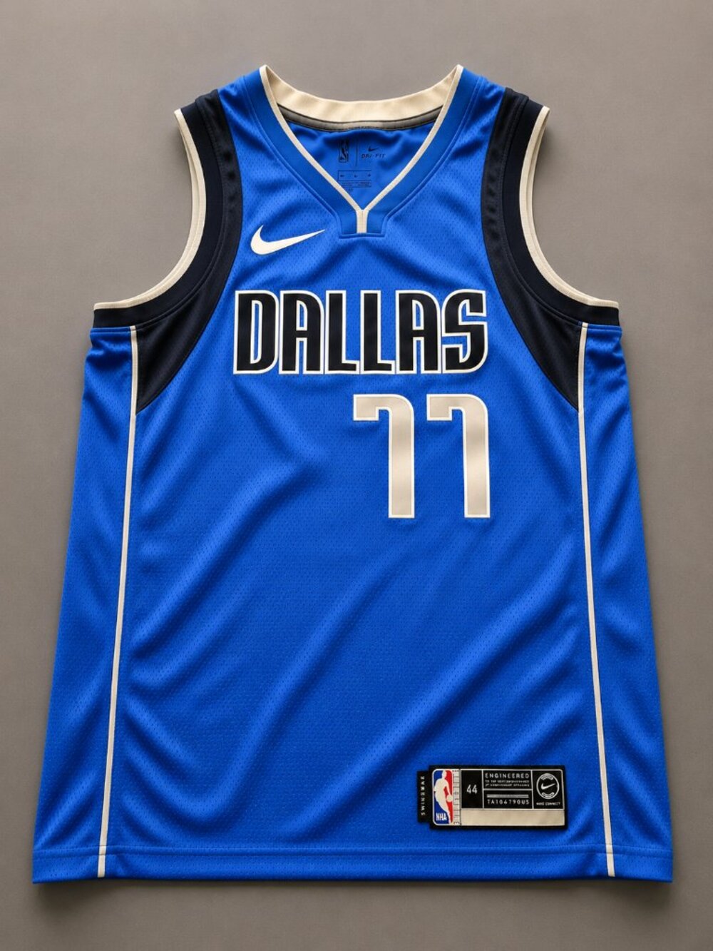 Nike Luka Doncic Dallas Mavericks #77 Swingman Jersey M 44 Blue